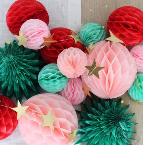 Merry And Bright Christmas Table Decor, Red Green And Pink Christmas Decor, Pink Red Green Gold Christmas, Pink Green Christmas Decor, Christmas Honeycomb Decorations, Honeycomb Christmas Decorations, Red Pink Green Christmas, Red Pink And Green Christmas, Pink Green And Red Christmas