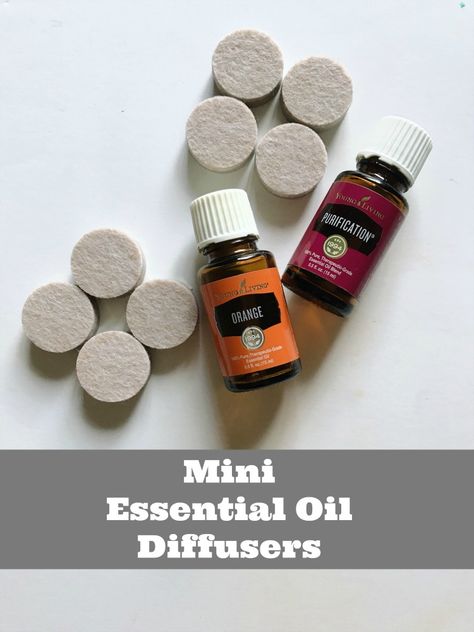 I have a fun and very inexpensive crafty idea to share with y’all- make your own mini essential oil diffuser! We all love great scents, right? We love for our car to smell good, for our closets and drawers to smell good, for our bathrooms to smell fresh! We also know that many scented products … Diy Essential Oil Diffuser, Diffuser Diy, Car Diffuser Essential Oils, Floral Essential Oils, Diy Essentials, Mini Diy, Essential Oils Gifts, Aromatherapy Gifts, Diy Essential Oils