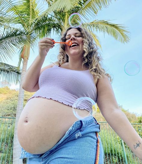 Mid Size Pregnancy, Chubby Pregnant Women, Fat Pregnant Women, Plus Size Pregnancy Photoshoot, Midsize Pregnancy, Plus Size Pregnancy Outfits, Plus Size Maternity Outfits, Plus Size Maternity Fashion, Pregnant Oc