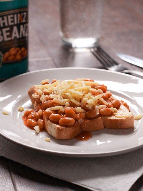 Easy Student Meals, Recipe For Breakfast, Beans On Toast, Student Recipes, Recipe Simple, Charcuterie Recipes, Breakfast Toast, On Toast, British Food