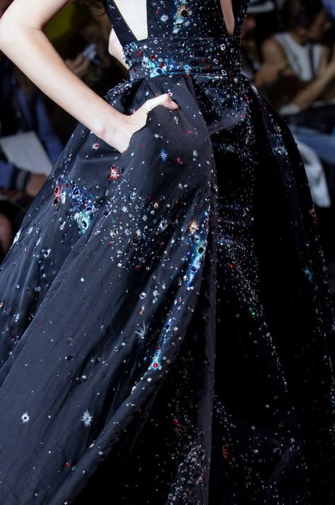 PARIS FASHION WEEK: MAGICAL MURAD | ZsaZsa Bellagio - Like No Other Zuhair Murad Haute Couture, Couture Details, Zuhair Murad, Olivia Palermo, Gorgeous Gowns, Gigi Hadid, Elie Saab, Mode Inspiration, Beautiful Gowns