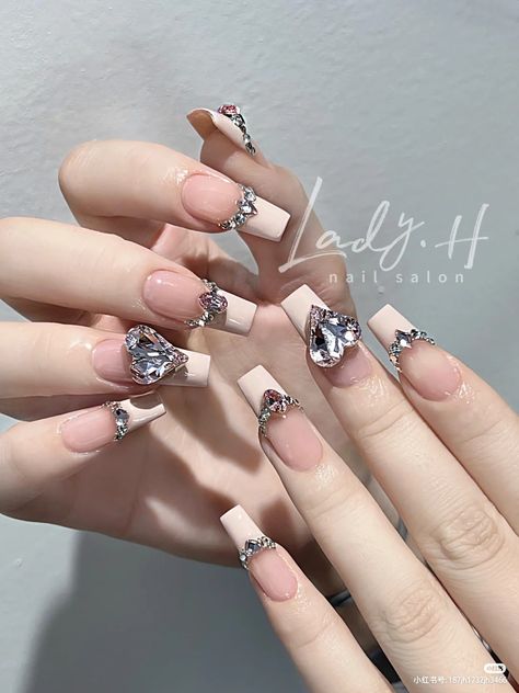 Korean Manicure, Distressed Furniture Diy, Dragon Nails, Nail Coat, Clear Heart, Nail Effects, Heart Nail, 3d Heart, Luxury Nails