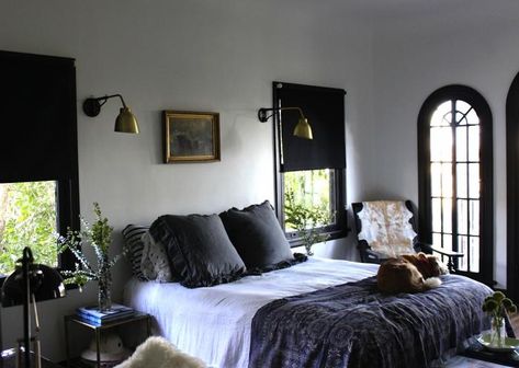 loved this beddy Black Gold Bedroom, Black Window, Gold Bedroom, Relaxing Bedroom, Gray Bedroom, White Bedroom, Grey Walls, Bed Room, Black Trim