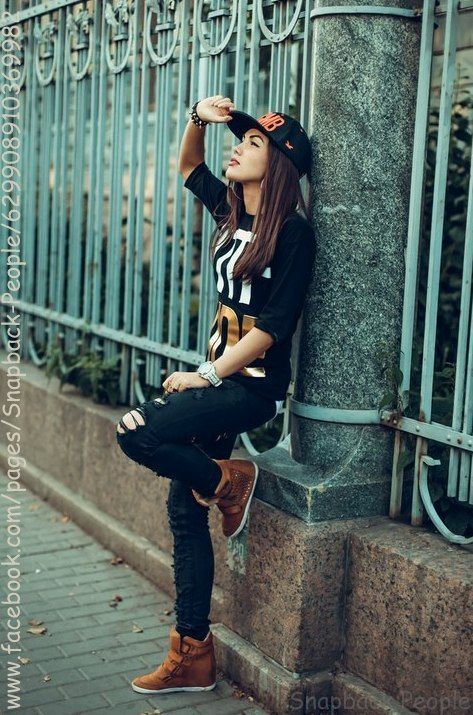 cute snapbacks for girls | Fashion, Girl with Snapback Girl With Snapback, Snapback Outfit, Tomboy Outfits Swag, Tomboy Stil, Winter Outfits 2020, Winter Mode Outfits, Estilo Tomboy, Swag Girl Style, Tomboy Outfits