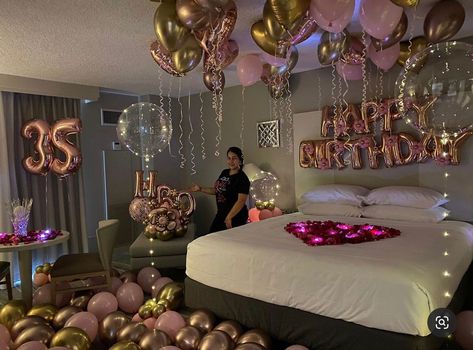 Hotel 21st Birthday Decorations, Birthday Balloons Hotel Room, Birthday Hotel Room Decorations For Her, Room Full Of Balloons Birthday, Decorate Hotel Room For Birthday, Happy Birthday Hotel Room Decor, Hotel Room Decoration Birthday, Decorated Hotel Room For Birthday, Decor Ultah