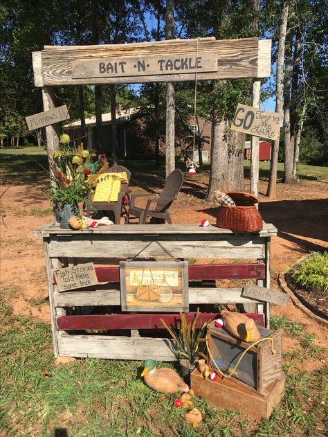 Fishing party photo booth Farmers Market Stand, Bait Shop, Exhibit Ideas, Produce Stand, Fishing Birthday Party, Market Stands, Fishing Party, Fishing Birthday, Club Ideas