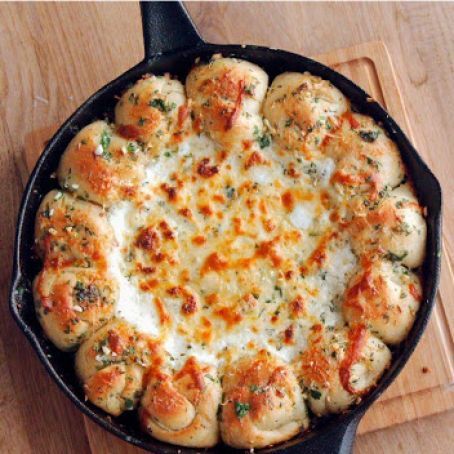 Garlic Knot Pizza, White Pizza Dip, Garlic Knot, Pizza Dip Recipes, Pizza Dip, Iron Skillet Recipes, Garlic Knots, White Pizza, Cast Iron Skillet Recipes