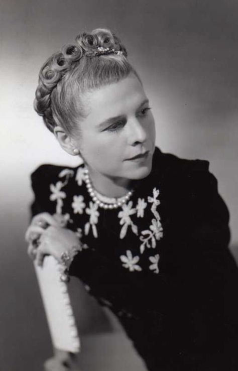 Ruth Gordon Ruth Gordon, Trip The Light Fantastic, 50s Women, Classic Film Stars, Abe Lincoln, Hooray For Hollywood, Katharine Hepburn, Character Actor, Favorite Actors