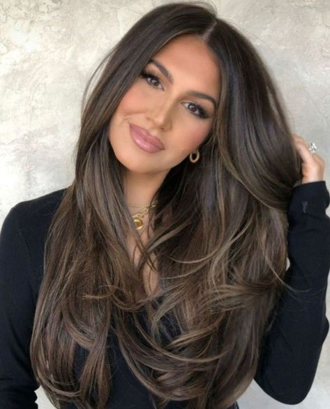 Styler Hair, Nails And Hair, Rambut Brunette, Nails Health, Black Hair Balayage, Brown Hair Looks, Brown Hair Inspo, Colors Hair, Brunette Hair With Highlights