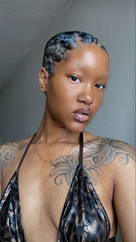 Mermaidcore Hair, Bald Baddie, Straight Hair With Braid, Finger Waves Short Hair, Brown People, Twa Hairstyles, Beautiful Freckles, Short Hair Images, Faded Hair