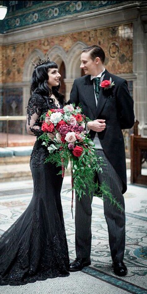 Gothic Wedding Dresses, Unusual Wedding Dresses, Halloween Themed Wedding, Gothic Wedding Dress, Goth Wedding, Dark Wedding, Vintage Style Wedding, Gothic Wedding, Black Wedding Dresses