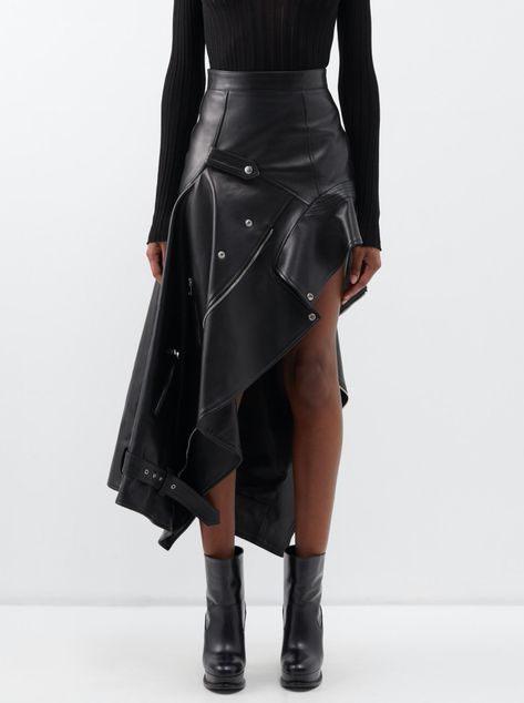 Leather Midi Skirt Outfit, Deconstruction Fashion, Punk Chic, Leather Midi Skirt, Black Leather Skirts, Tokyo Fashion, Mid Length Skirts, Fashion Fits, Skirt Design