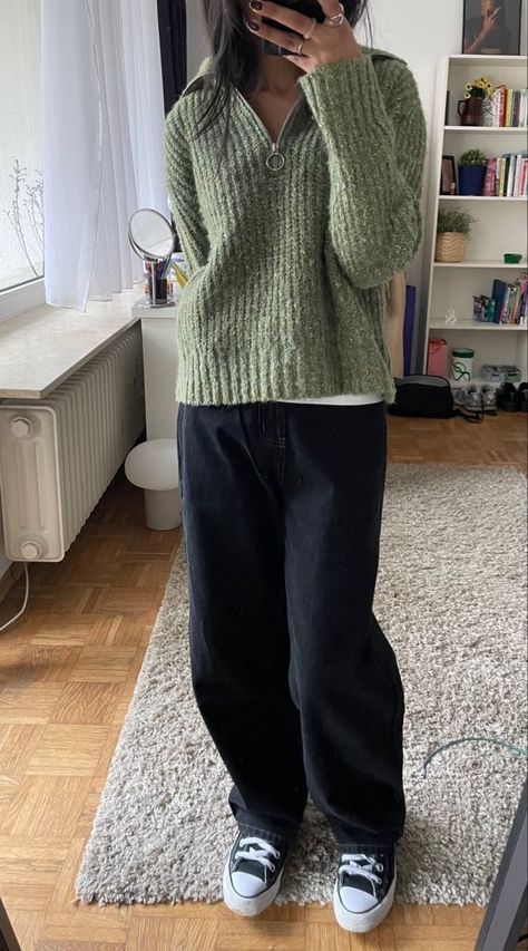 Big Pants Big Sweater, Women Quarter Zip Sweater, Green Sweater Black Pants Outfit, Fleece Outfit Aesthetic, Green Quarter Zip Outfit, Green Sweater Black Pants, Black Sweatpants Outfit Aesthetic, Aesthetic Sweatpants Outfit, Casual Oversized Outfits