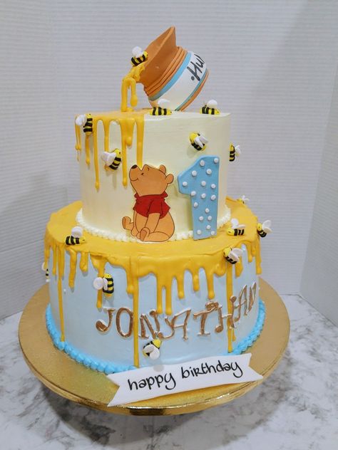 Cake Winnie The Pooh Baby Shower Cake Boy, Winnie The Pooh 1st Birthday Cake, Winnie The Pooh First Birthday Cake, Pooh Cake Birthday, Winnie The Pooh Cake Ideas, Winnie The Pooh Cakes, Pooh Bear Cake, Winnie The Pooh Birthday Cake, Pooh Cake