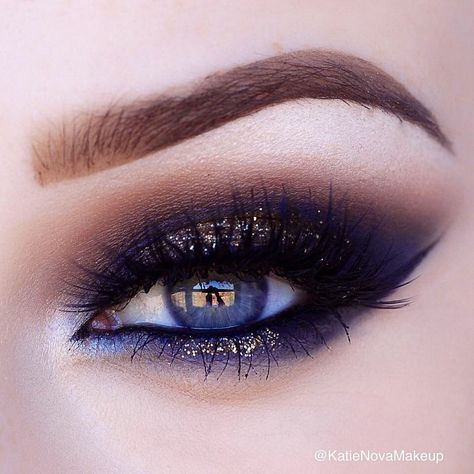 Fake Eyebrows, Makeup Geek Eyeshadow, Date Night Makeup, Make Up Inspiration, Beautiful Eye Makeup, Makijaż Smokey Eye, Dark Makeup, Makeup Pictures, Makeup Geek