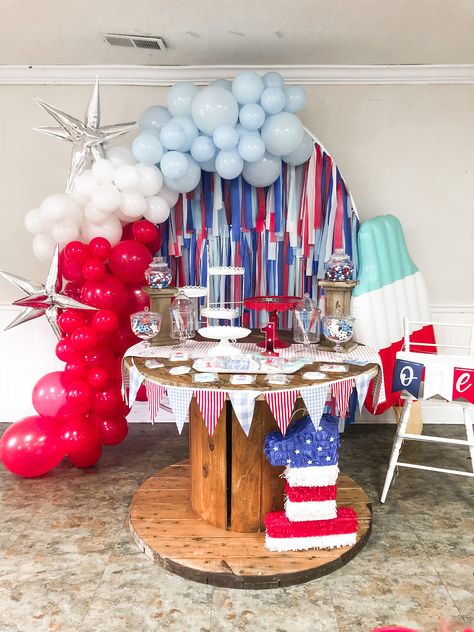 American Themed First Birthday, 1st Birthday 4th Of July Theme, Fourth Of July Balloons, 4th Of July Party Decor, July 1st Birthday Party Ideas, 4th Of July 1st Birthday Party Boy, 4th Of July Balloon Garland, July 4th Birthday Party, Fourth Of July Birthday Party