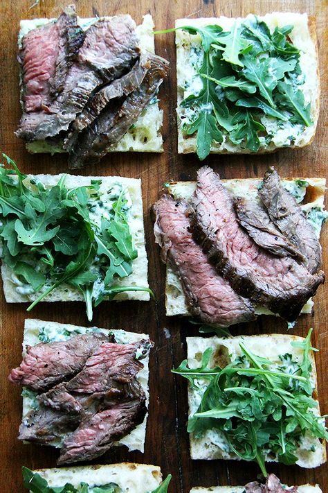 Weeknight Skirt Steak Sandwiches with Herbed Mayonnaise and Arugula - Alexandra's Kitchen Herbed Mayo, Baked Meat, Grilled Burger Recipes, Anolon Cookware, Steak Sandwich Recipes, Skirt Steak Recipes, Steak In Oven, Steak Sandwiches, Cheese Stuffed Mushrooms