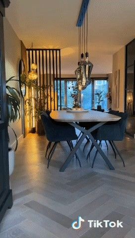 Narrow Dining Table, Modern Industrial Interior, Industrial Interior Style, Dining Room Industrial, Minimalist Table, Round Kitchen Table, Minimalist Apartment Style, Italian Interior Design, Round Kitchen