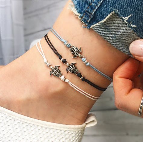 Featured #etsy Seller: Sea turtle ankle bracelet, Silver anklet, Beaded Anklet, Black anklet sky blue by Serenity Project.… #jewellery Pola Gelang, Gelang Manik, Turtle Pendant, A Turtle, Beaded Anklets, Silver Anklets, Foot Jewelry, Ankle Bracelet, Anklet Bracelet