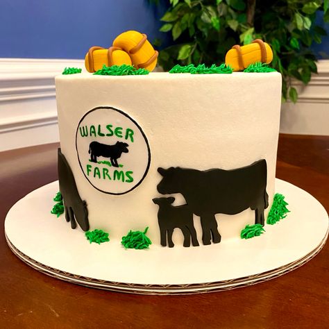 Cow Cake For Men, Farm Cake Ideas For Men, Cattle Cake, Cow Themed Cake, Country Birthday Cakes, Farm Themed Cake, 60th Birthday Cake For Men, Cake Farm, Cow Birthday Cake