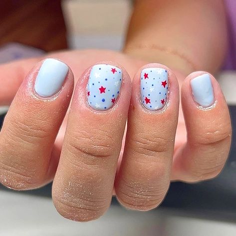 30+ Gorgeous 4th of July Nail Ideas to Recreate This Year - Veesly Blog 4th Of July Nail Ideas, American Flag Nails, Patriotic Nail, 4th Of July Nail, Nails Classic, Flag Nails, Patriotic Nails, American Nails, Nail Art For Kids