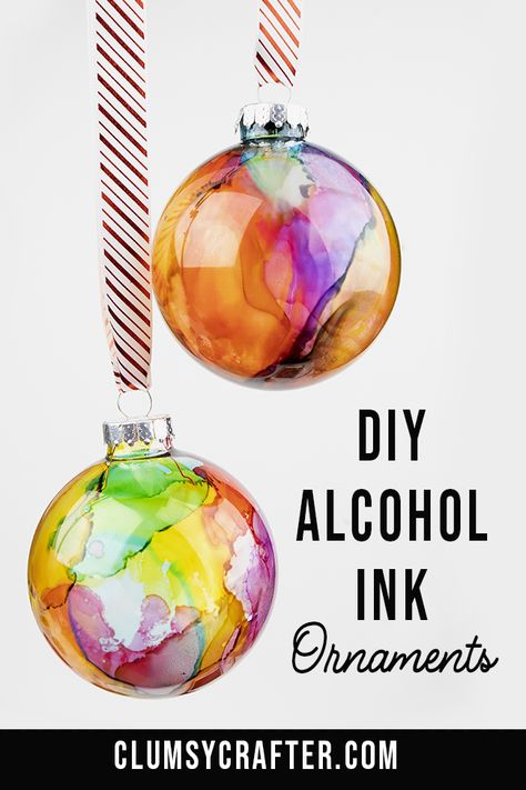 Alcohol Ink Ornaments, Ink Ornaments, Diy Alcohol Ink, Glass Ornaments Diy, Christmas Ball Ornaments Diy, Diy Alcohol, Clear Plastic Ornaments, Clear Christmas Ornaments, Alcohol Ink Glass