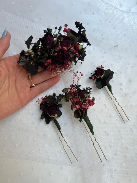 Free shipping for orders over 53€ use code FREE2022 Dear customers, we process flowers ourselves, dry them and make hair ornaments. We have extensive experience in the manufacture of jewelry - more than 3 years. We have been working with dried flowers for more than 2 years. We have hundreds of happy brides in our experience. A set of 3 different hairpins in black,brown , red colors. Size 3-4 inches. The price is for 1 set of 3 hair pins/Comb Brown hair pins is ideal for a rustic wedding. The bla Black Wedding Hairpiece, Black And Red Wedding Hair, Gothic Fall Wedding Ceremony Decor, Gothic Wedding Accessories, Gothic Wedding Hair Accessories, Moody Winter Wedding Decor, Wedding Hair Goth, Gothic Wedding Headpiece, Gothic Farmhouse Wedding