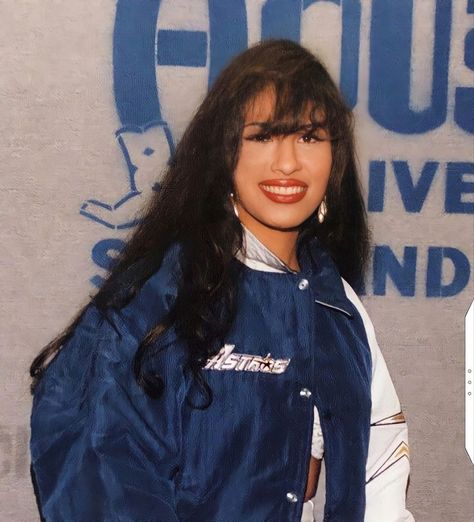 #selena #selenaquintanilla Houston Astrodome, Astros Jacket, 90s Latina, Selena Quintanilla Videos, Selena Quintanilla Outfits, Selena Quintanilla Fashion, Latina Aesthetic, Selena Pictures, Selena Q