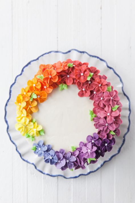 How to make a rainbow cake — Style Sweet Buttercream Techniques, Eggless Chocolate Cake, Cake Style, Make A Rainbow, Buttercream Flower, Buttercream Flower Cake, Magic Cake, Buttercream Flowers, Fashion Cakes