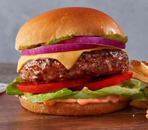 Beyond Meat's stock is on a tear. Shares of the plant-based meat alternatives producer are up a sizzling 82% over the past month. Joe Tenebruso reports for The Motley Fool.  #plantbased #meat #protein #stocks #investing Meatless Food, Beyond Burger, Beyond Meat Burger, Kentucky Fried Chicken, Cheeseburger Recipe, Burger Meat, Impossible Burger, Plant Based Burgers, How To Cook Burgers