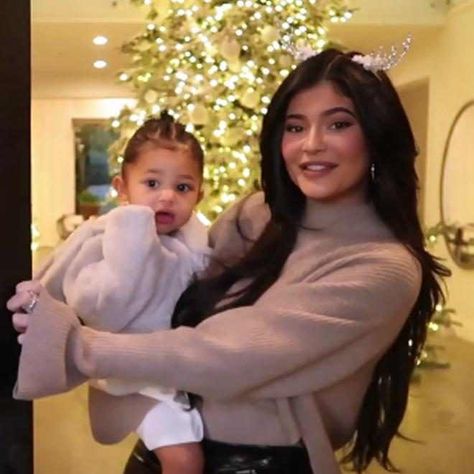 @piinkdaisy Kylie And Kris Jenner, Kylie And Stormi, Kylie Jenner House, Stormi Webster, Kylie Baby, New Routine, Jenner Family, Kylie Cosmetic, New Cosmetics