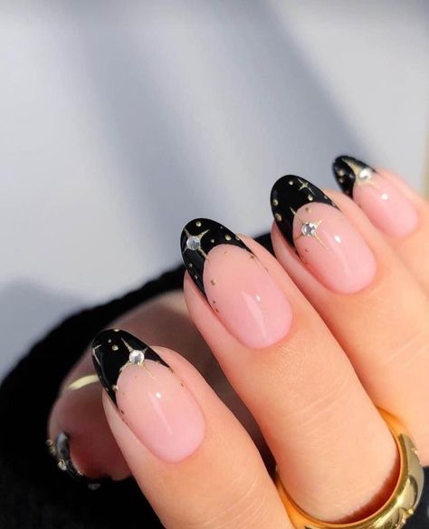 Hoco Nails, New Years Eve Nails, Gold Nail Designs, Fall Nail Art Designs, Almond Acrylic Nails, Black French, Design Nail, New Year's Nails, French Tip Nails