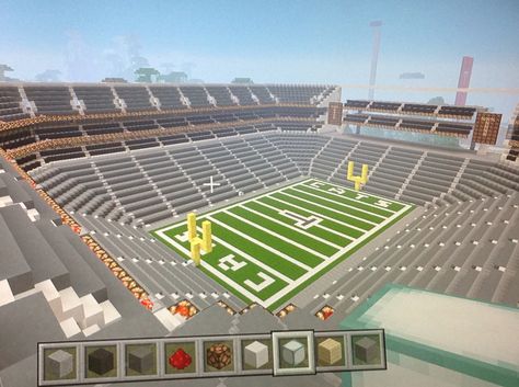 Minecraft Football Field, Minecraft Decoration Ideas, Minecraft Mountain House, Aesthetic Minecraft Builds, Minecraft Skyscraper, Minecraft Modern City, Minecraft Building Guide, Rumah Minecraft Sederhana, Minecraft Modern