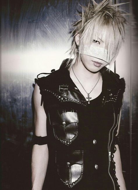 Reita The Gazette, The Gazette Band, Kei Visual, Punk Rock Outfits, Alt Outfits, Dir En Grey, The Gazette, Emo Kid, Music People