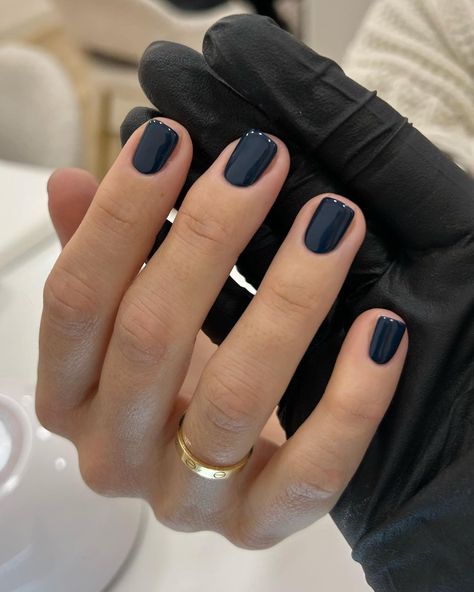 Dark Nail Colors For Pale Skin, Dark Nails Pale Skin, Dark Color Pedicure, Toe Nail Colors 2024, Pedicure Colors Fall, Pedicure Colors 2024, Navy Pedicure, Fall Color Toe Nails, Nail Colors Pedicure