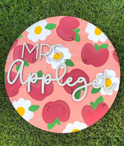 Teacher Circle Door Hangers, Circle Teacher Door Hanger, Classroom Door Hangers, Wooden Door Hanger Teacher, Teacher Wood Signs Door Hangers, Classroom Door Signs Teacher Name Diy, Teacher Apple Door Hanger, Teacher Name Signs For Door, Apple Door Hanger