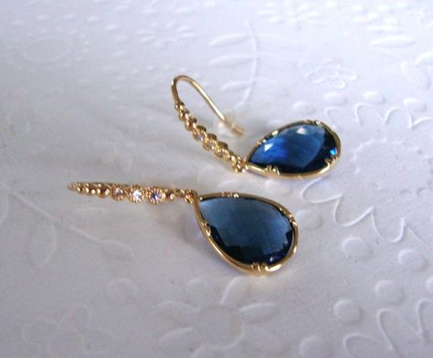 Earrings Preppy, Blue Sapphire Earrings, Blue Drop Earrings, Blue Dangle Earrings, Ringe Gold, Gold Earrings Designs, Birthstone Earring, Trendy Earrings, September Birthstone