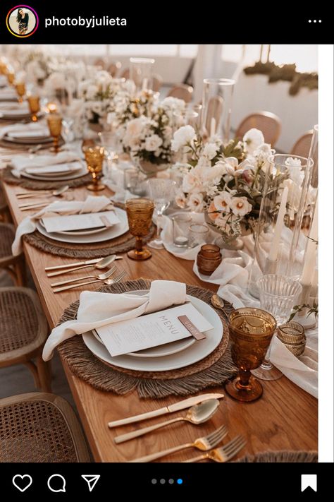 White And Beige Table Decor, Beige Table Setting Wedding, Wedding Table Settings Champagne Color, Elegant Mexican Wedding Table Decor, Boho Wedding Reception Table Decor, Nude Table Setting, Mocha Wedding Theme, Beige Table Setting, Wedding Plates Ideas