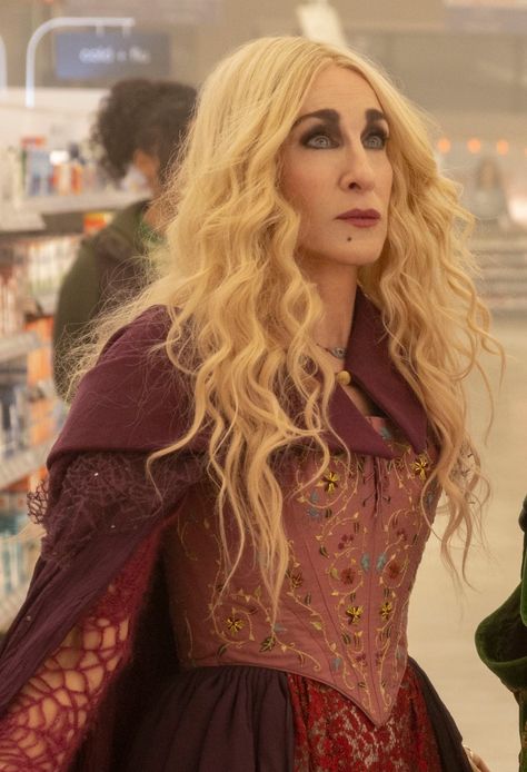 Sara Sanderson Makeup, Hocus Pocus Aesthetic, Hocus Pocus Makeup, Sarah Sanderson Costume, Hermanas Sanderson, Pebbles Costume, Hocus Pocus Movie, Sarah Sanderson, Hocus Pocus 2