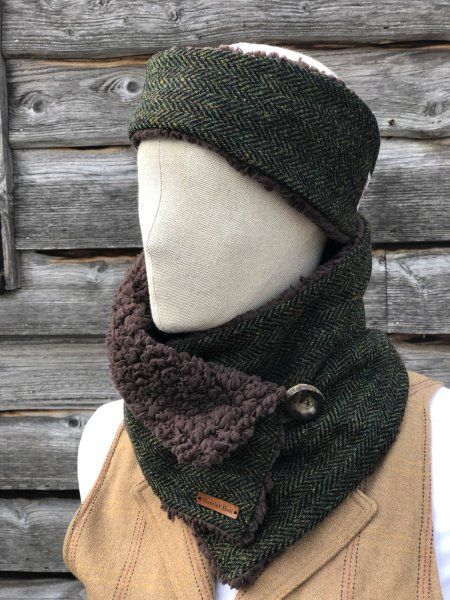 Harriet Hoot Harris Tweed Snood Yoda Cakes, Cottage Winter, Yoda Cake, Snood Pattern, Tweed Scarf, Clothing Projects, Crochet Neck Warmer, Denim Jewelry, Craft Sewing