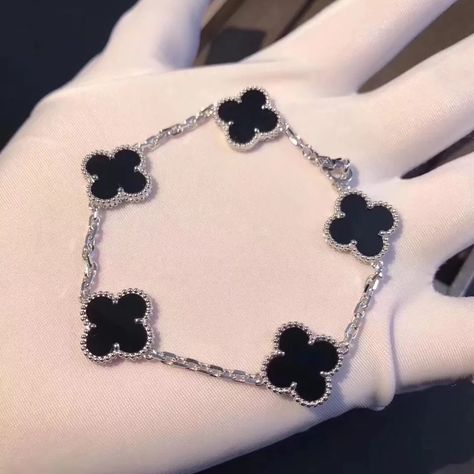 Van Clef, Van Cleef Alhambra, Van Cleef Bracelet, Cleef Bracelet, Dope Jewelry Accessories, Van Cleef And Arpels Jewelry, Expensive Jewelry Luxury, Wrist Jewelry, Jewelry Accessories Ideas