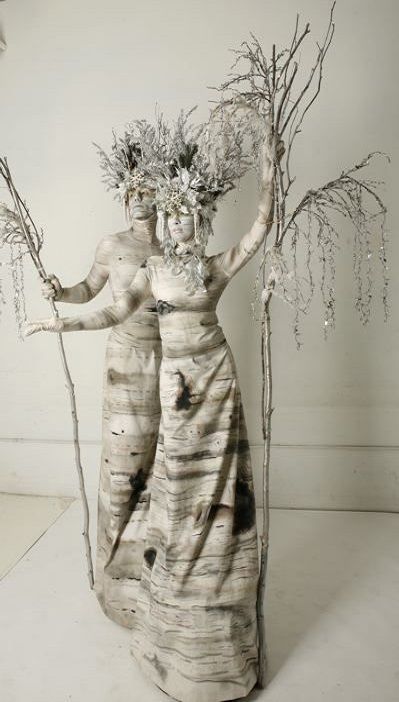 Winter Birch Trees, Stilt Costume, Winter Womens Fashion, Tree Costume, Nature Living, Living Statue, Winter Tree, Birch Trees, Fantasy Costumes