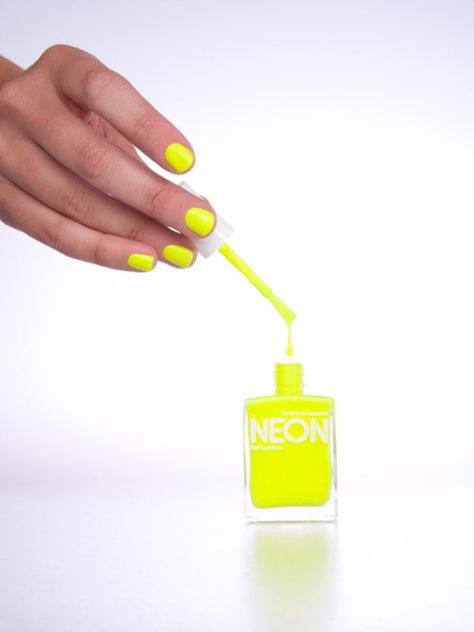 Neon Neon Yellow Nails, Neon Nail Polish, Nails Yellow, Yellow Design, Neon Nails, Ideas Nails, Yellow Nails, Nails And Makeup, Nail It