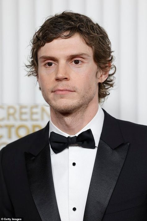 Evan Peters 2023, Sag Awards 2023, Bad Men, Evan Thomas, Sag Awards, Evan Peters, Love My Husband, Tom Hanks, White Men