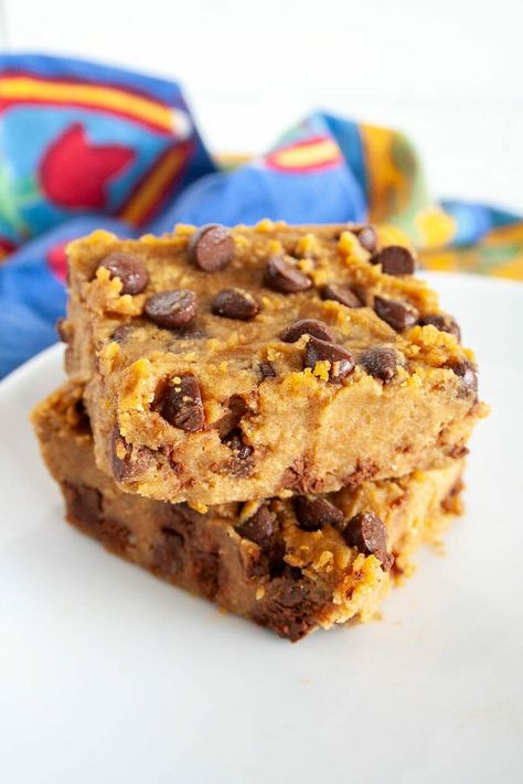 Pumpkin Chickpea Blondies (vegan, gluten free) - These sweet moist bars are a healthy treat. You would never know there's chickpeas in them. #chickpeablondies #pumpkinblondies Cookie Dough Protein Bars, High Protein Vegan Snacks, Pumpkin Chickpea, Chickpea Blondies, Cookie Dough Protein, Cottage Cheese Desserts, Cookie Dough Bars, Calcium Rich Foods, Cottage Cheese Recipes