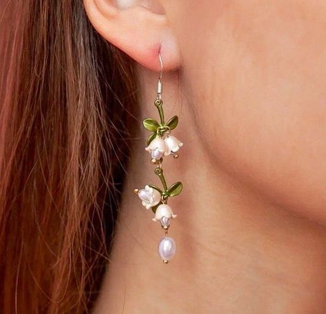 What’s more beautiful than these Lily of the Valley Retro-cute Earrings! Match them with the bracelets (available separately) and make a dream floral style! Size: 2.9 inch Material: alloy steel brass zinc copper Weight: 0.3 oz for both Family Stone, Daily Vibes, Lily Of The Valley Flowers, Cherry Earrings, Owl Family, Delicate Earrings, Pretty Earrings, Modern Earrings, Jewelry Inspo