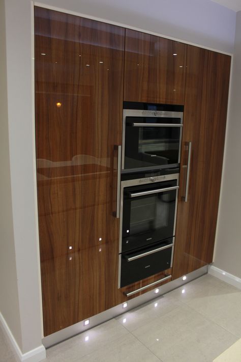 Steam oven, oven and warmer drawer in one column Kitchen Appliances Layout, Integrated Oven, Fridge And Freezer, Oven And Microwave, Steam Oven, Integrated Fridge, Kitchen Oven, Table Designs, Warming Drawer