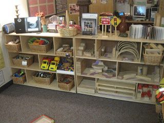 Reggio inspired classroom set up! #classroomenvironment #thethirdteacher #reggioinspired Construction Area Ideas, Preschool Room Layout, Block Center Preschool, Preschool Classroom Layout, Preschool Classroom Setup, Reggio Emilia Classroom, Early Childhood Education Activities, Blocks Preschool, Reggio Inspired Classrooms