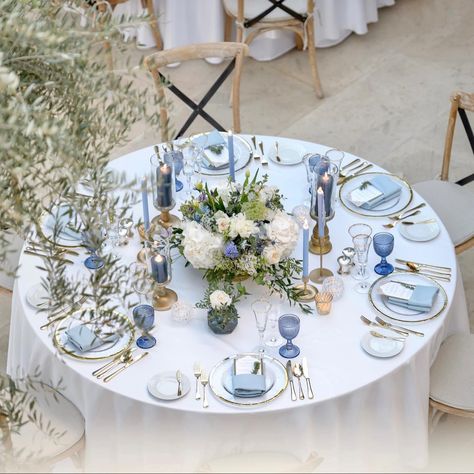 Blue And White Round Table Decor, Wedding Tables Blue And White, White And Dusty Blue Table Setting, White And Light Blue Table Setting, Folded Napkins With Silverware Wedding, Wedding Reception Blue And White, Blue Round Table Wedding, Wedding Table Decorations Hydrangea, Dusty Blue Wedding Round Table