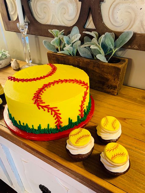 Softball Ice Cream Cake, Softball Themed Birthday Cake, Softball Cakes For Girls Birthdays, Softball Cake Ideas, Softball Birthday Cakes, Softball Birthday Party, Softball Cupcakes, Softball Cake, Sports Birthday Cakes